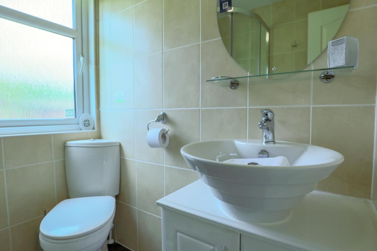 Conkers Lodge For 6 With Hot Tub & Secluded Decking - Spa Resort In Devon Chudleigh المظهر الخارجي الصورة